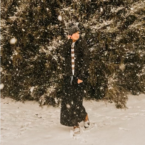 Meet your Posher, Breanna - Picture 4 of 11